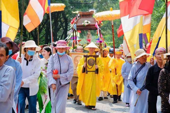 찬티엔 탑 축제
