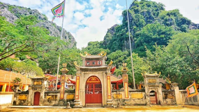 HỘI ĐỀN TRẦN QUỐC BẢO