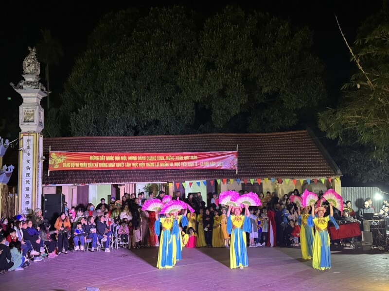 동보다우 사원 축제