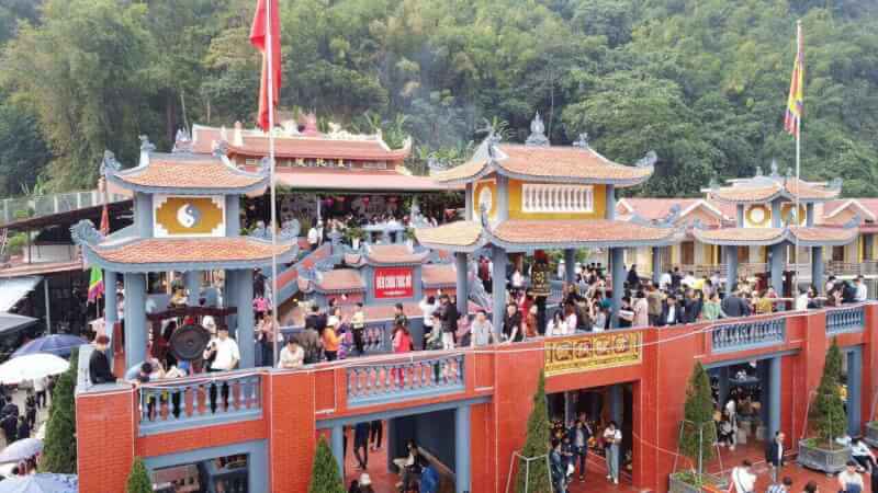 Lễ hội đền Chúa Thác Bờ