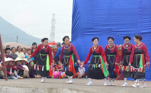 Gieng Tanh communal house festival
