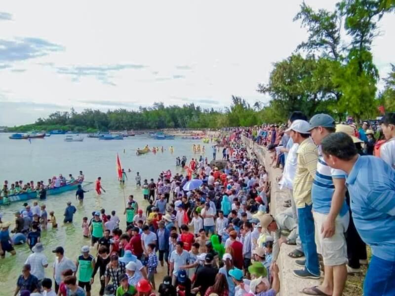 Lễ hội Đua thuyền ở đặc khu Phú Quý