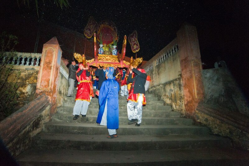 Van Vy fishing village festival