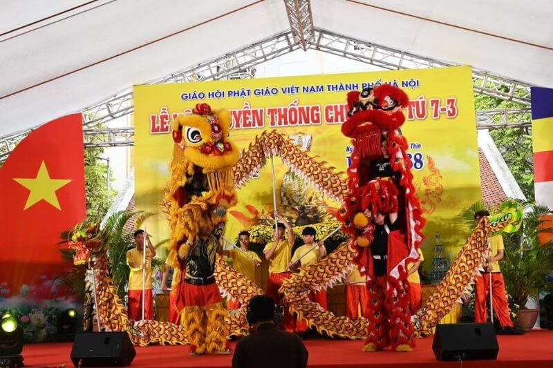 Due Tu 탑의 전통 축제