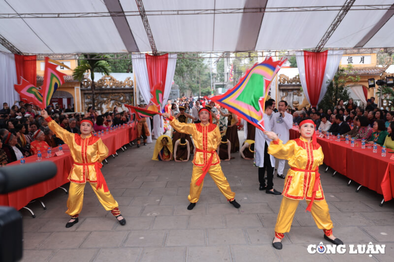 ディン・ハー・イェン・クイェットの伝統的な祭り