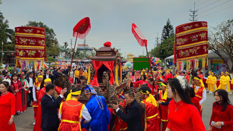传统寺庙节 - Ba Tam Pagoda
