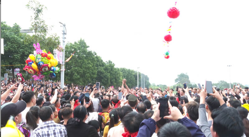 비엔 노이 다리 파종 축제