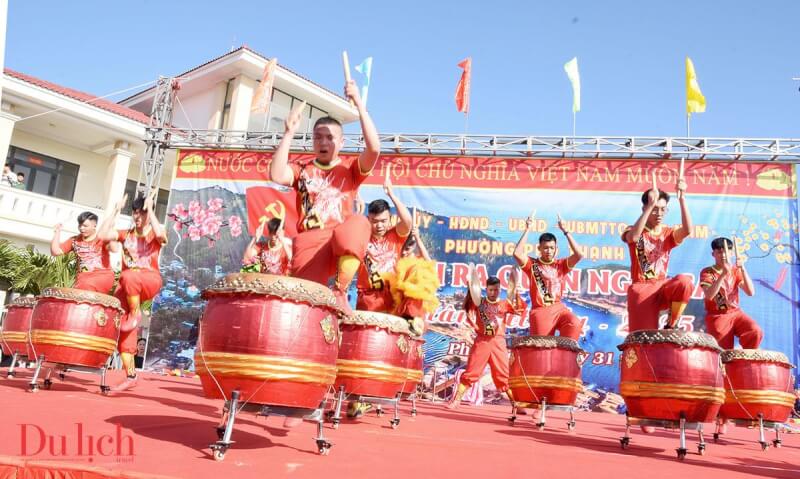 サ・フィンのカウ・グー・フェスティバル