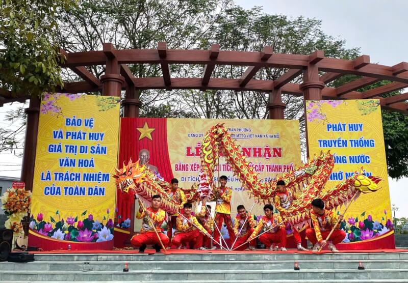 Traditional festival of Ha Mo village