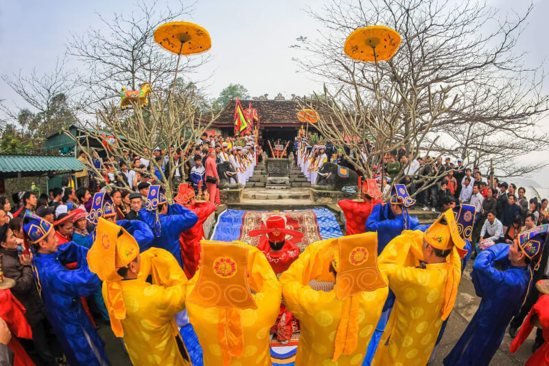 Lễ hội đền Cờn