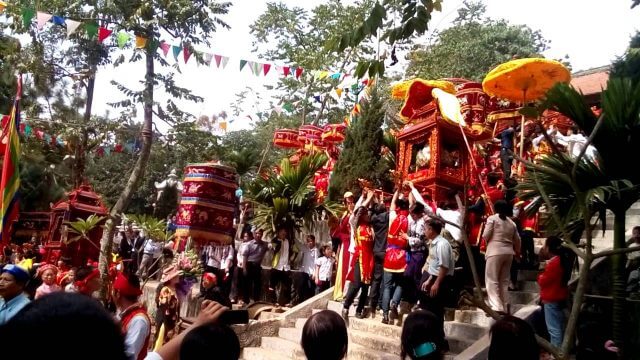 Lễ hội chùa Trăm Gian