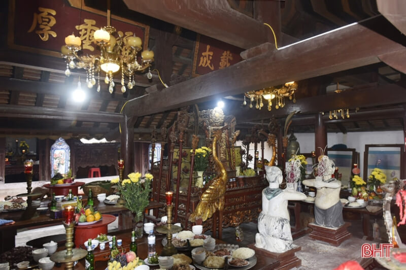 An Do Dai Ngu Su Bui Cam Ho Newspaper Festival