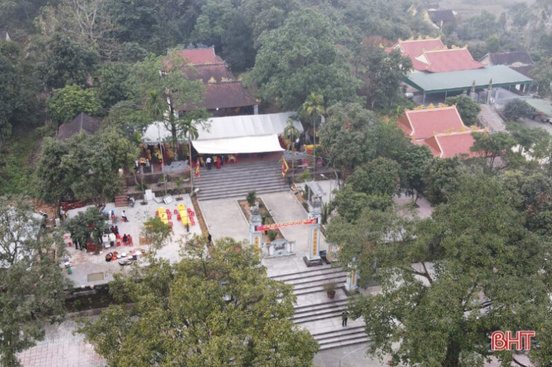 An Do Dai Ngu Su Bui Cam Ho Newspaper Festival