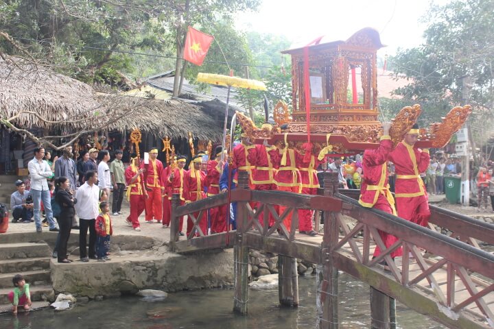 Lễ hội rước thần cá