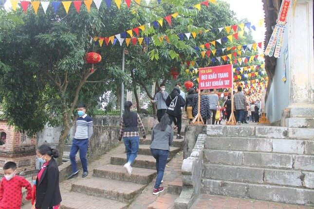 Lễ hội chùa Trăm Gian