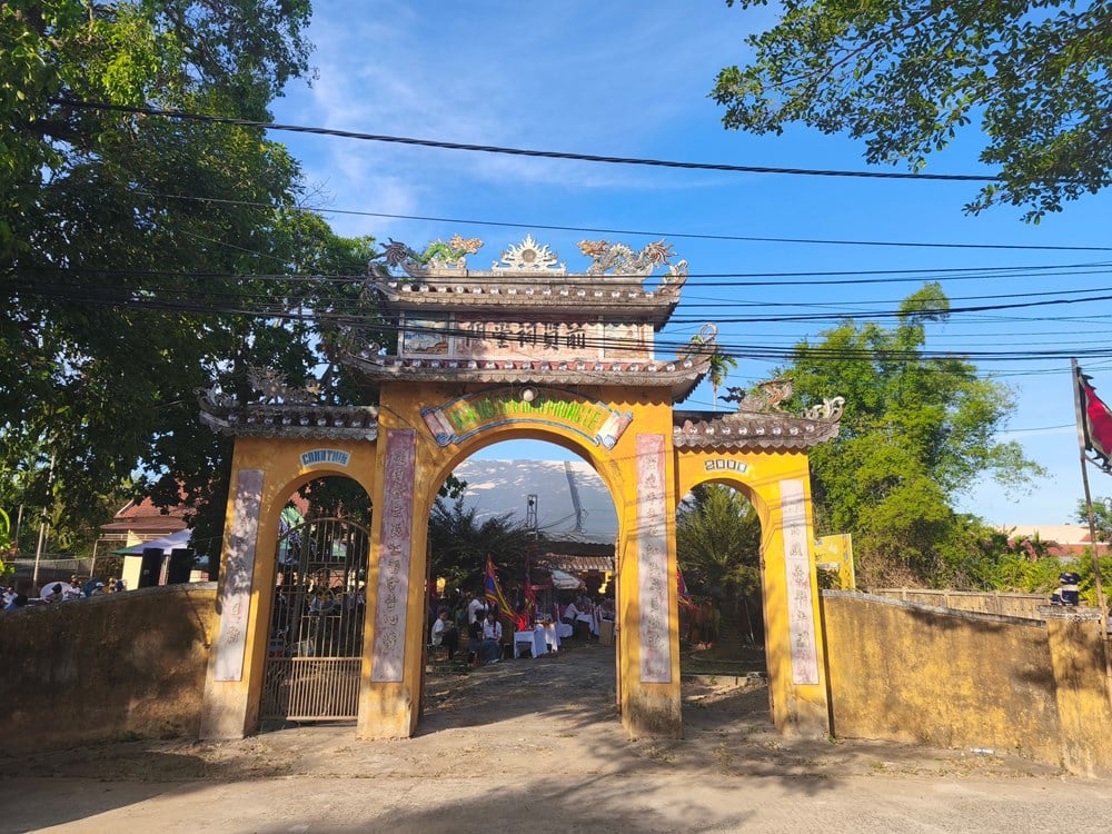Nhà thờ Tiền hiền Phong Lệ