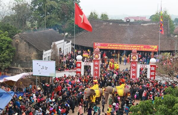Dao Xa elephant procession festival