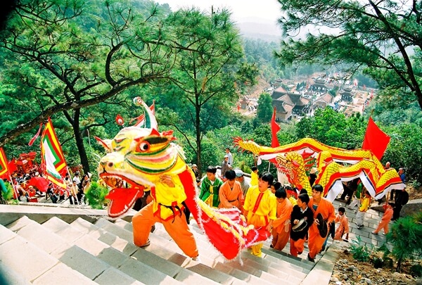 Con Son - Kiep Bac Spring Festival