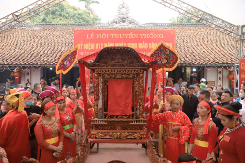 Mau Dao Nuong Temple Festival