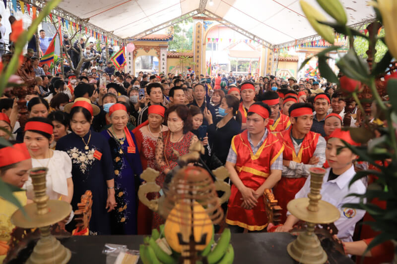 Mau Dao Nuong Temple Festival