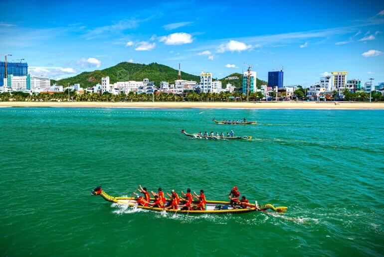 Lễ hội đua thuyền truyền thống