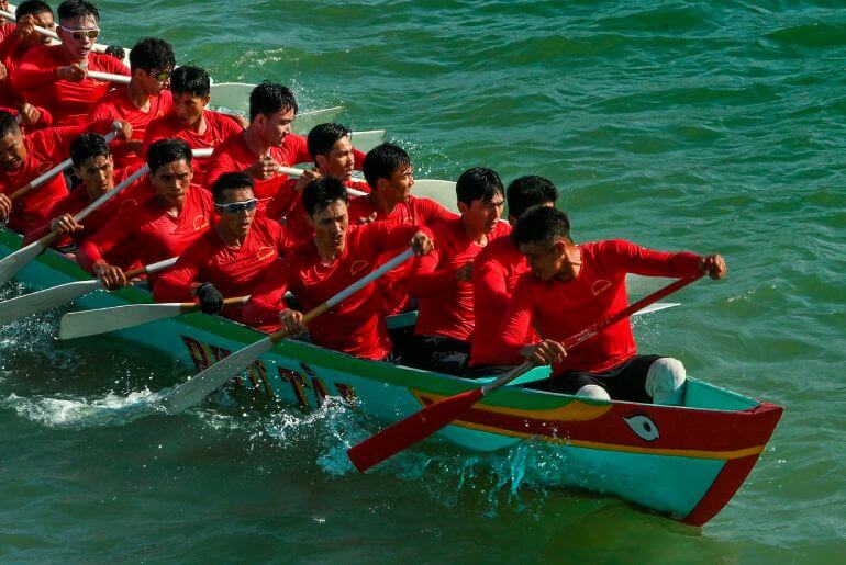 Lễ hội đua thuyền truyền thống