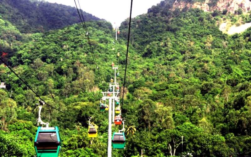 Lễ hội Hoa đăng Thiên Cấm sơn