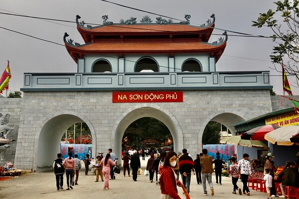 Lễ hội mùa xuân Phủ Na