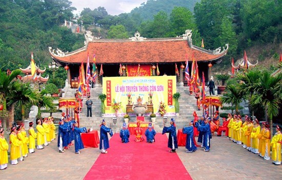 Con Son - Kiep Bac Spring Festival