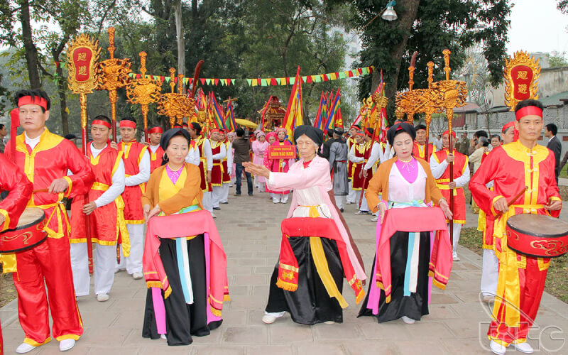 Lễ hội đền Voi Phục