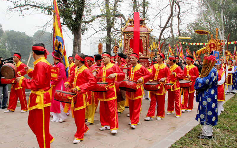 Lễ hội đền Voi Phục