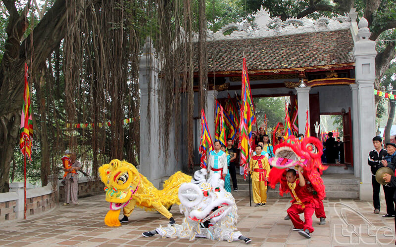 Lễ hội đền Voi Phục