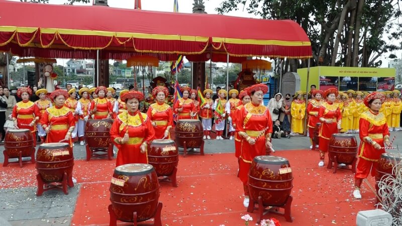 Sai Dong communal house festival