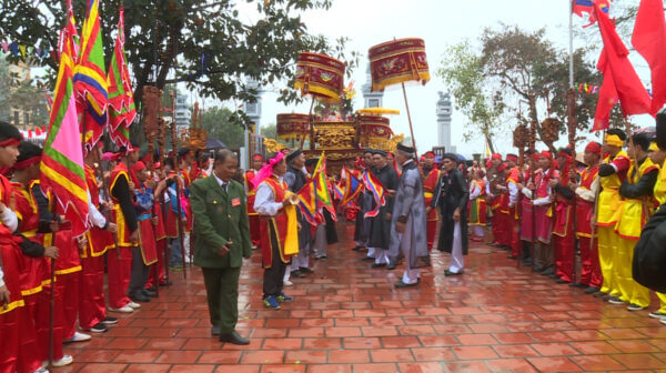 비엔 노이 다리 파종 축제