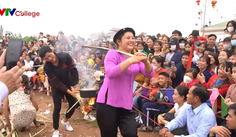 Festival of rice blowing competition in Dong Van