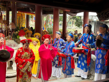 Vong communal house festival