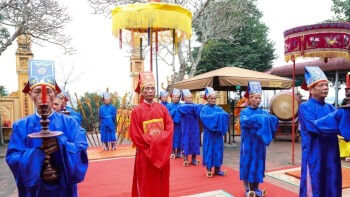 Lễ hội đền thờ Đức Ông