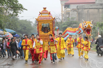 Dong Phu communal house festival