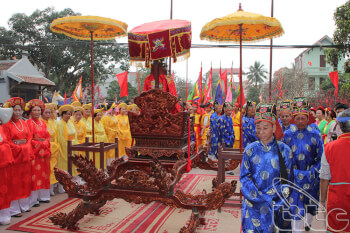 푸자(Phu Gia) 공동 주택 축제