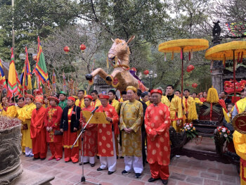 속손 사원 축제(Giong Festival)