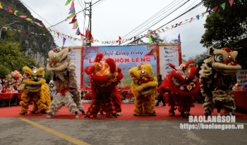 タイ族のロントン祭り
