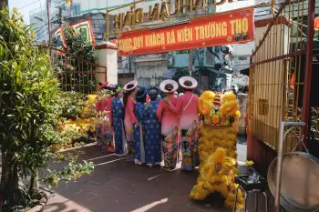 Ky Yen Dinh Phu Nhuan Ceremony