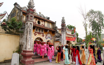 Huynh Cung village festival