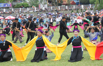 Xoe와 Tet 댄스 페스티벌