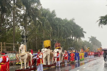 Lễ hội Hai Bà Trưng ở làng Hạ Lôi