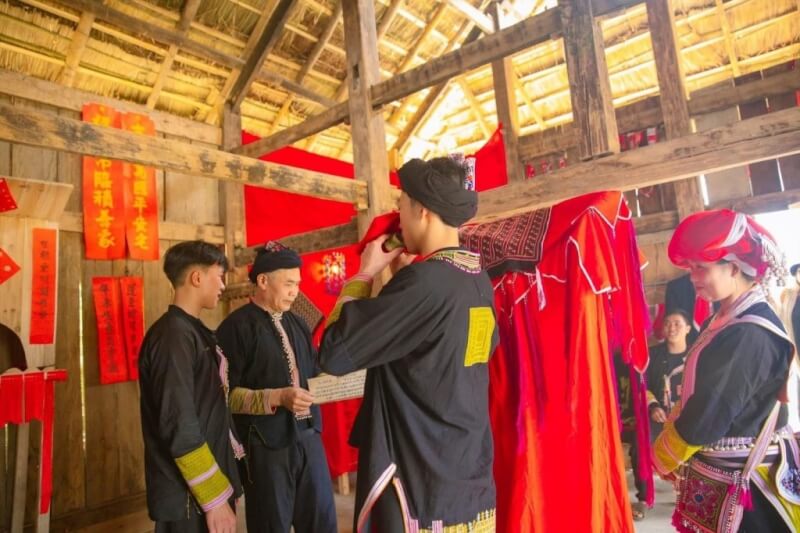 Xoe와 Tet 댄스 페스티벌