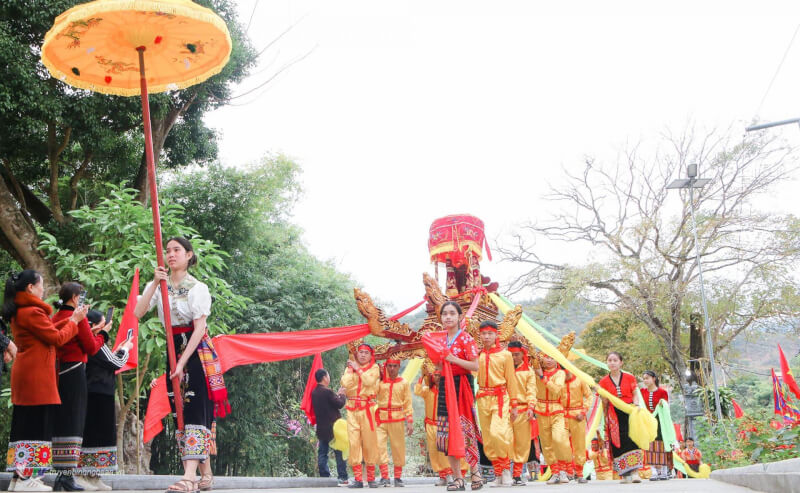 Lễ hội Đền Vạn - Cửa Rào