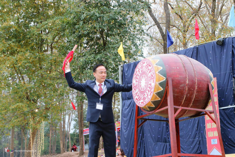 Lễ hội Đền Vạn - Cửa Rào