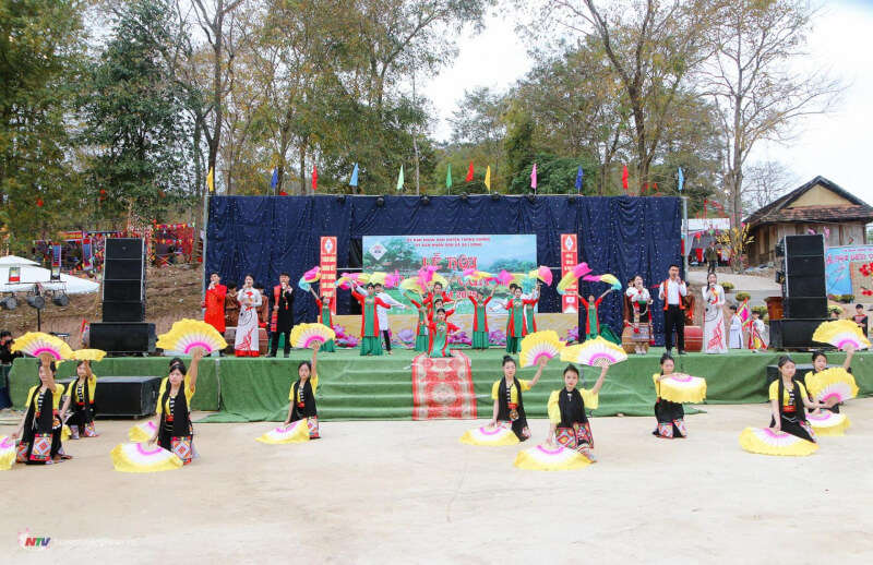 Lễ hội Đền Vạn - Cửa Rào