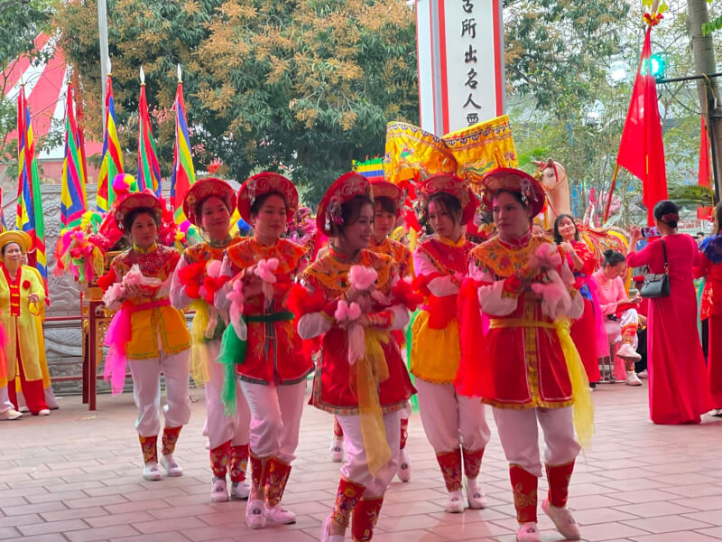 Gian communal house festival